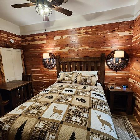 יוריקה ספרינגס Log Cabin Inn מראה חיצוני תמונה