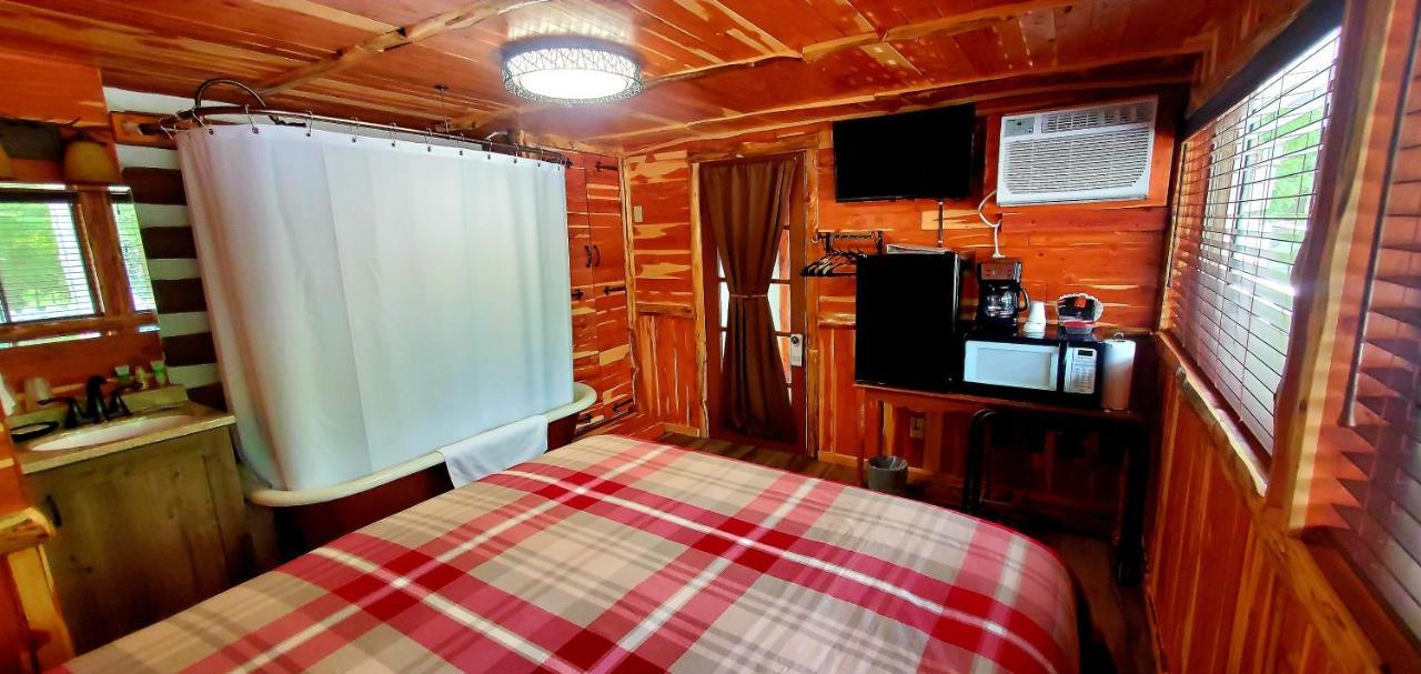 יוריקה ספרינגס Log Cabin Inn מראה חיצוני תמונה
