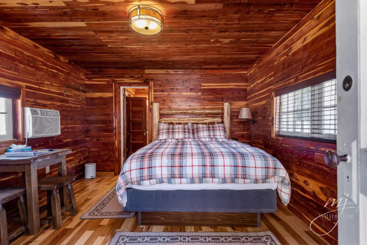 יוריקה ספרינגס Log Cabin Inn מראה חיצוני תמונה