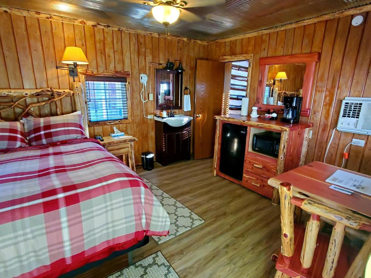 יוריקה ספרינגס Log Cabin Inn מראה חיצוני תמונה