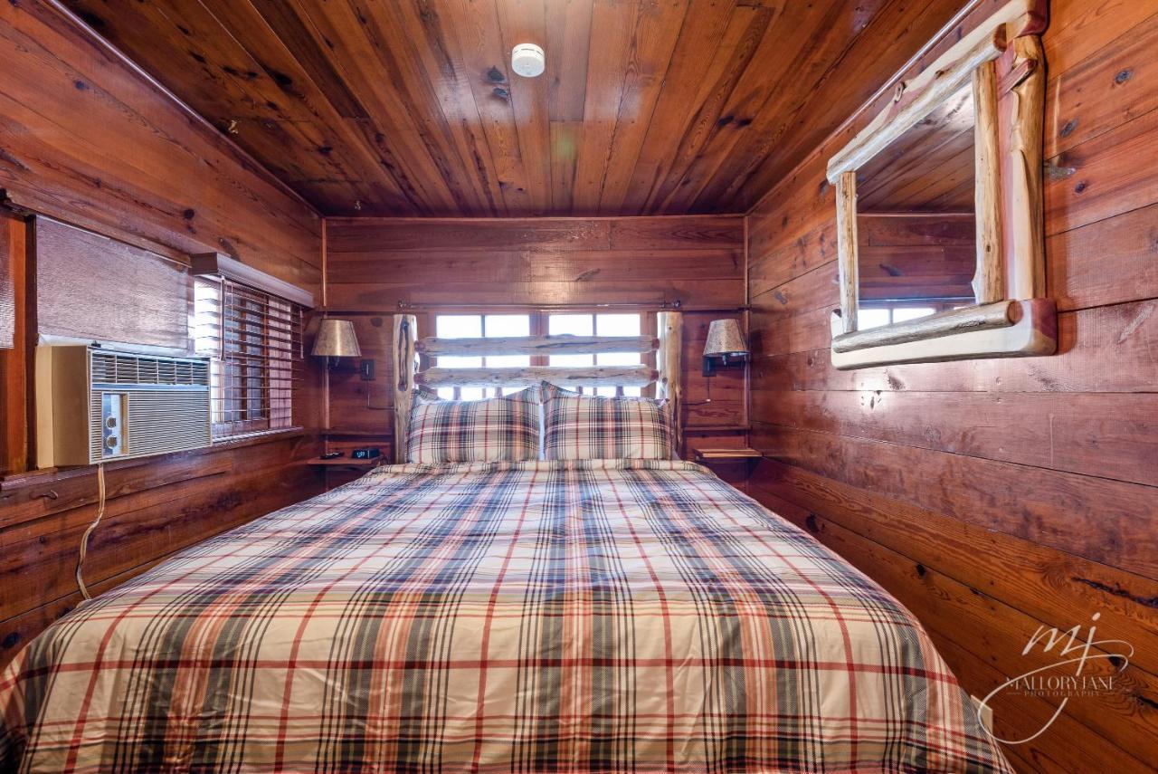 יוריקה ספרינגס Log Cabin Inn מראה חיצוני תמונה