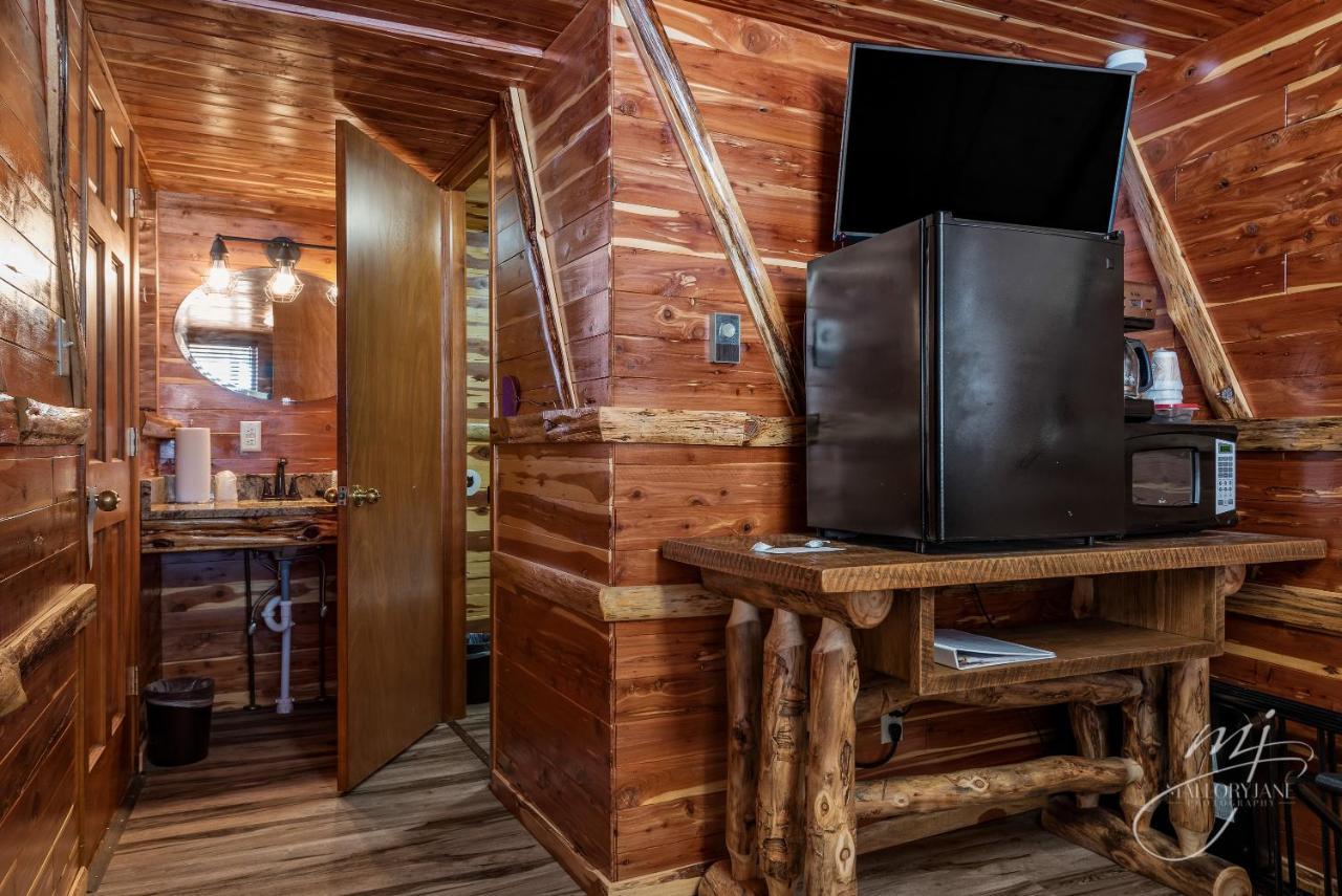 יוריקה ספרינגס Log Cabin Inn מראה חיצוני תמונה