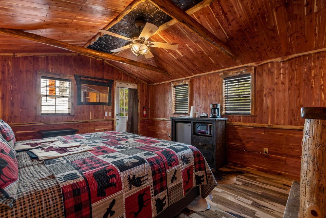 יוריקה ספרינגס Log Cabin Inn מראה חיצוני תמונה